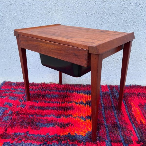 danish-mid-century-teak-drawers-sewing-box (5)