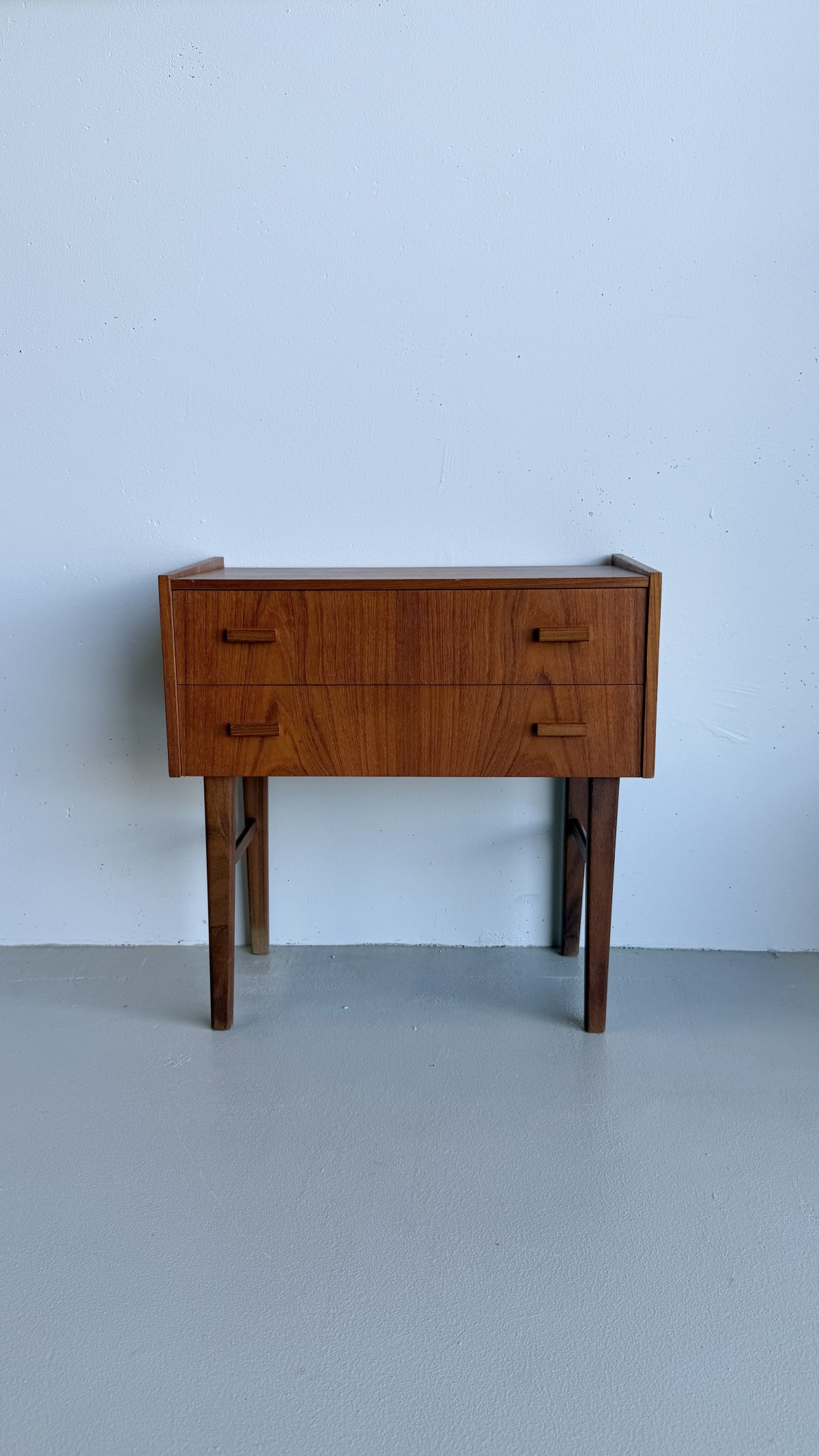 Scandinavian Mid-Century Drawers (No. 247)