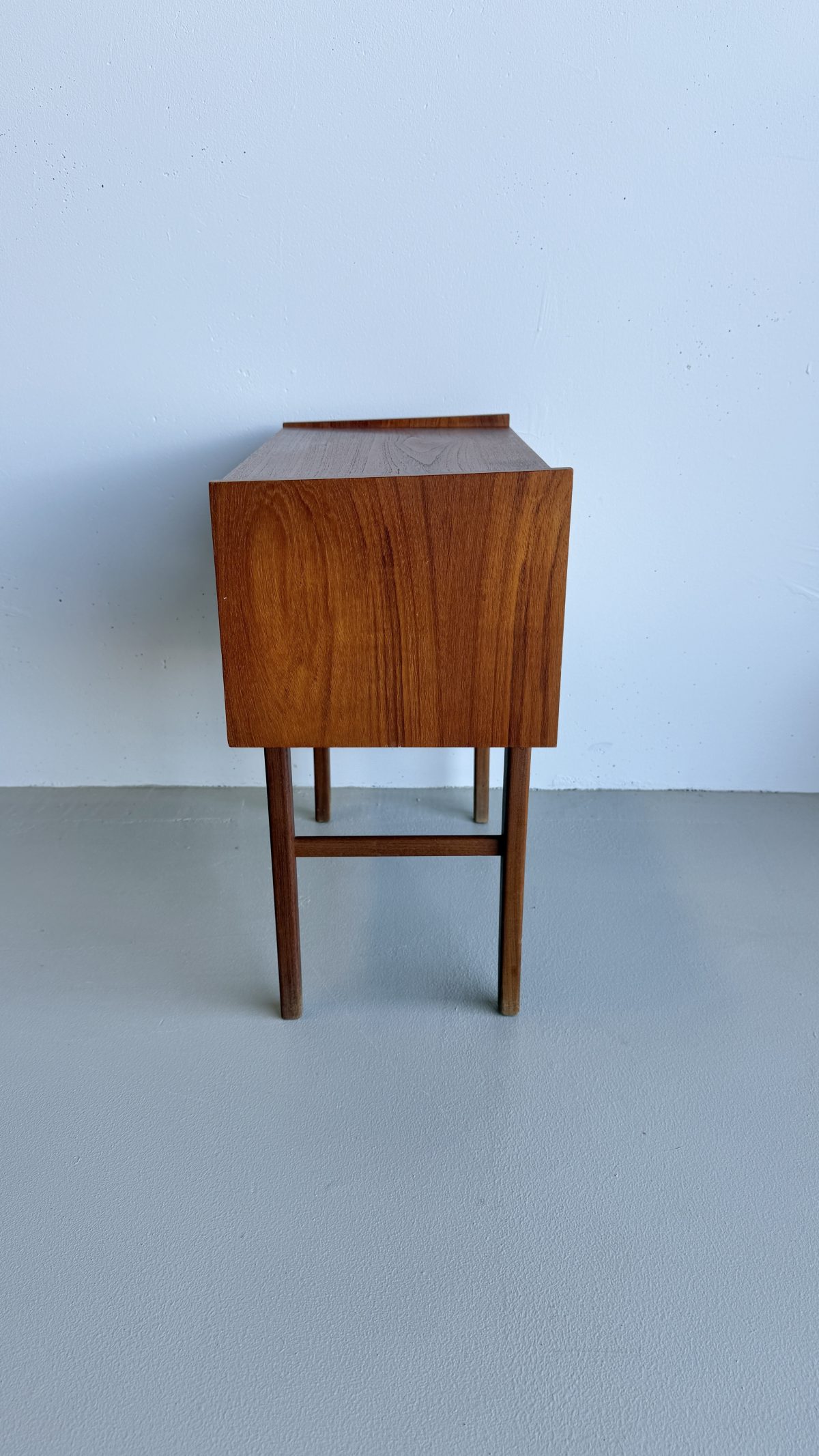 Scandinavian Mid-Century Drawers (No. 247)