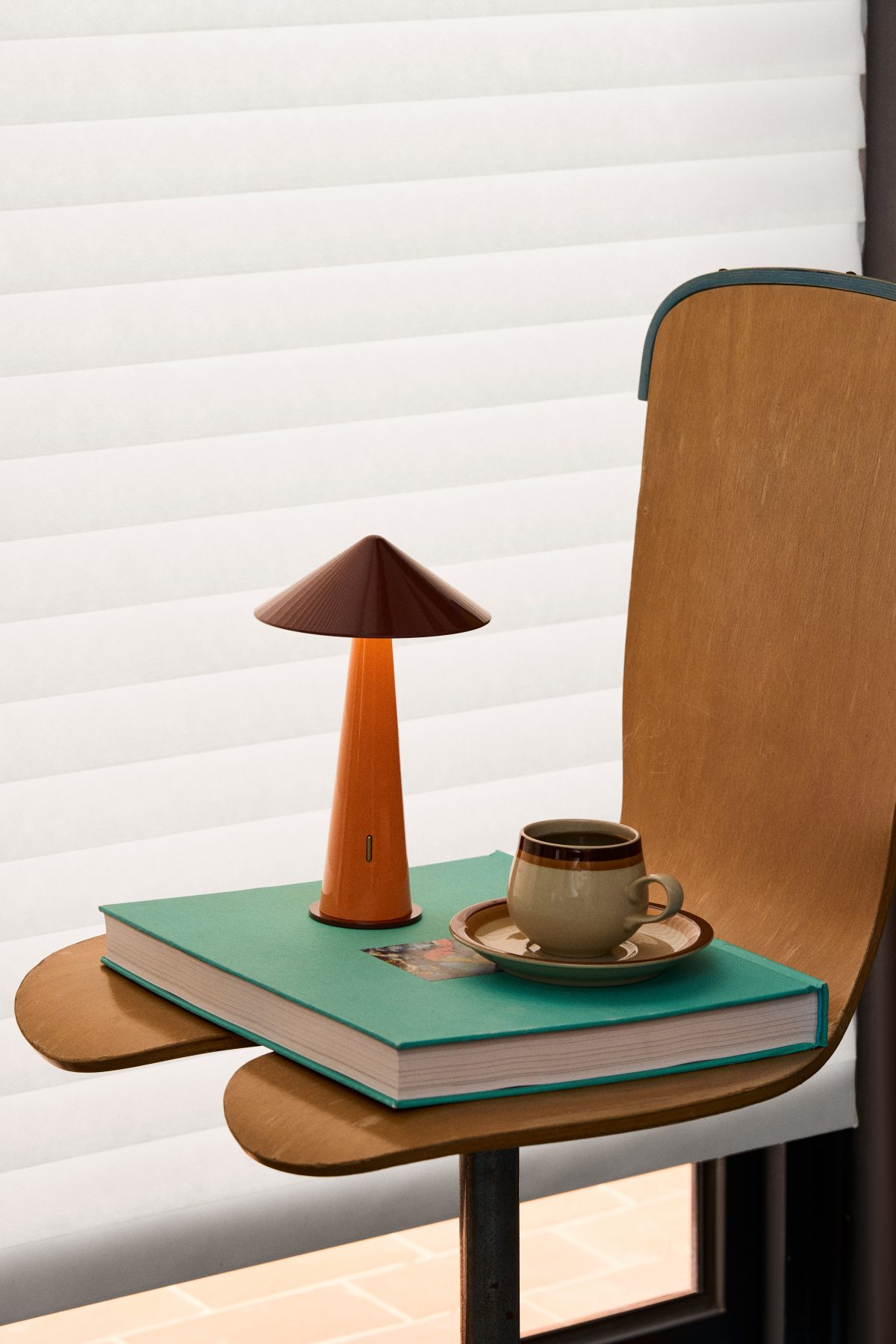 tipsy-portable-lamp-4